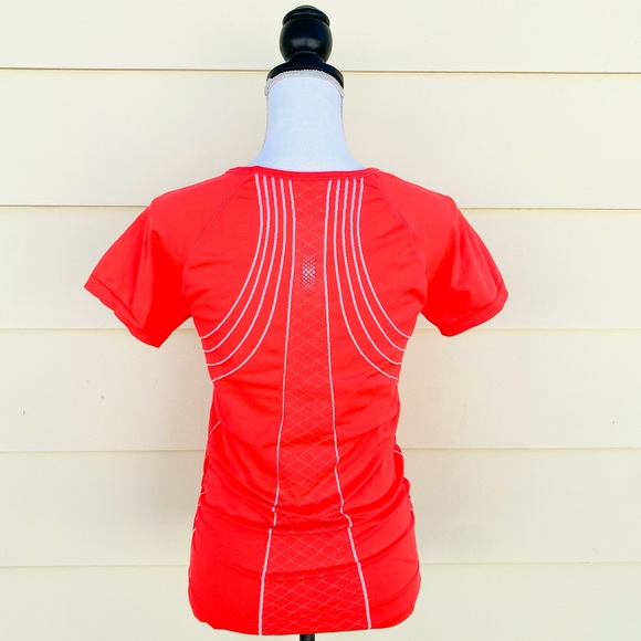 Athleta Finish Fast Line Tee - Picture 9 of 10